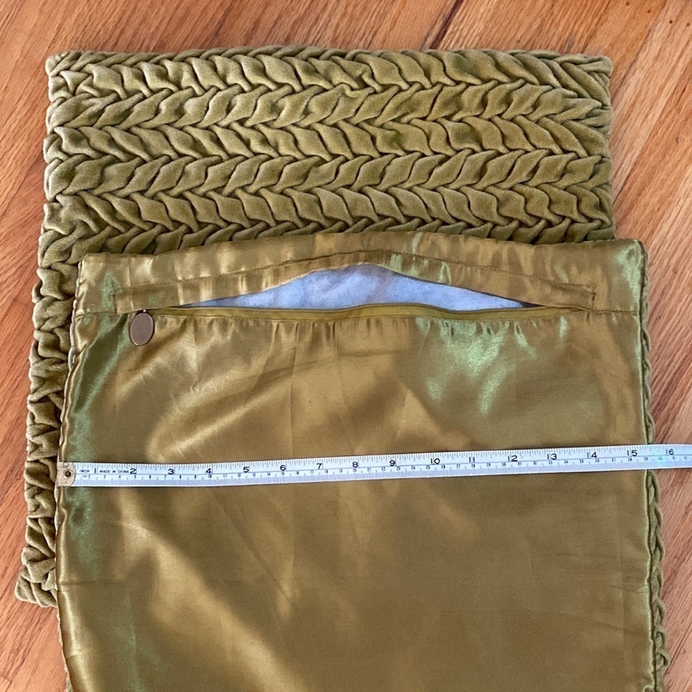 Pier 1 cushion covers sage green textured zippered satin 15.5 “ square - Picture 7 of 12